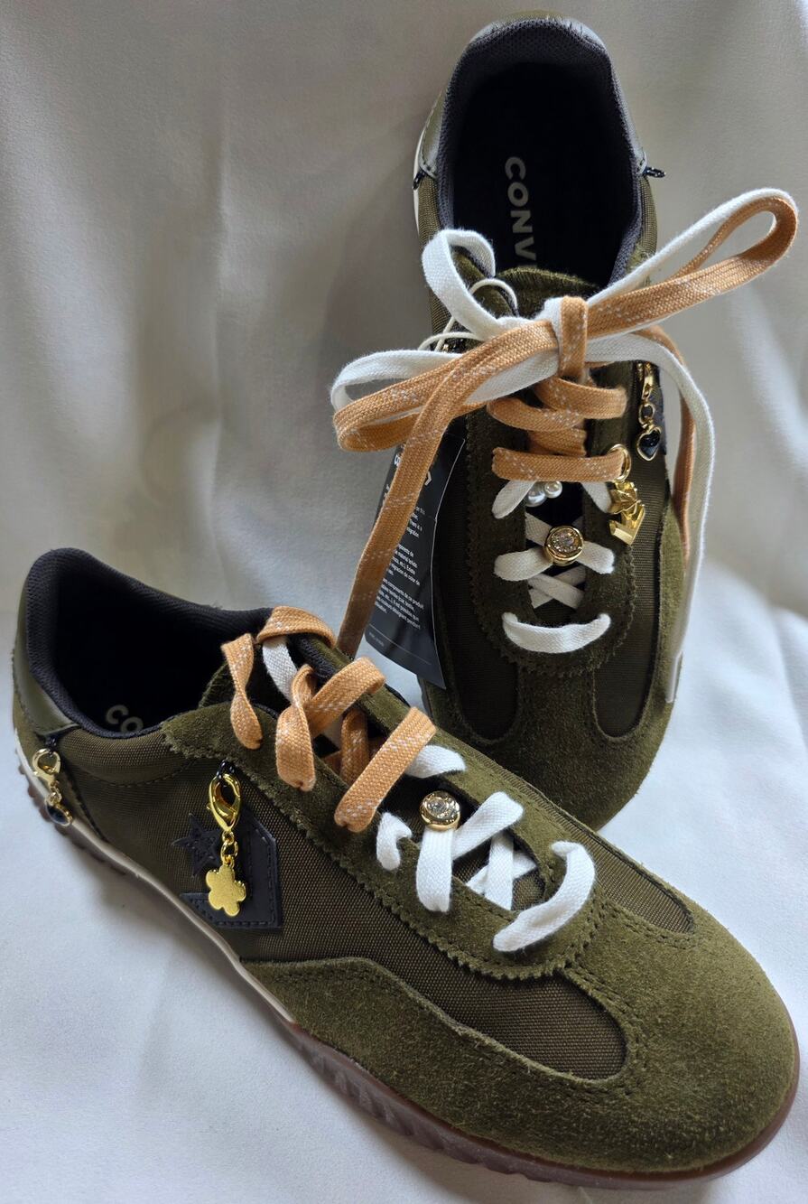 NEW!!  Converse Run Star Trainer Charms Low Top Sneakers Size 6 1/2